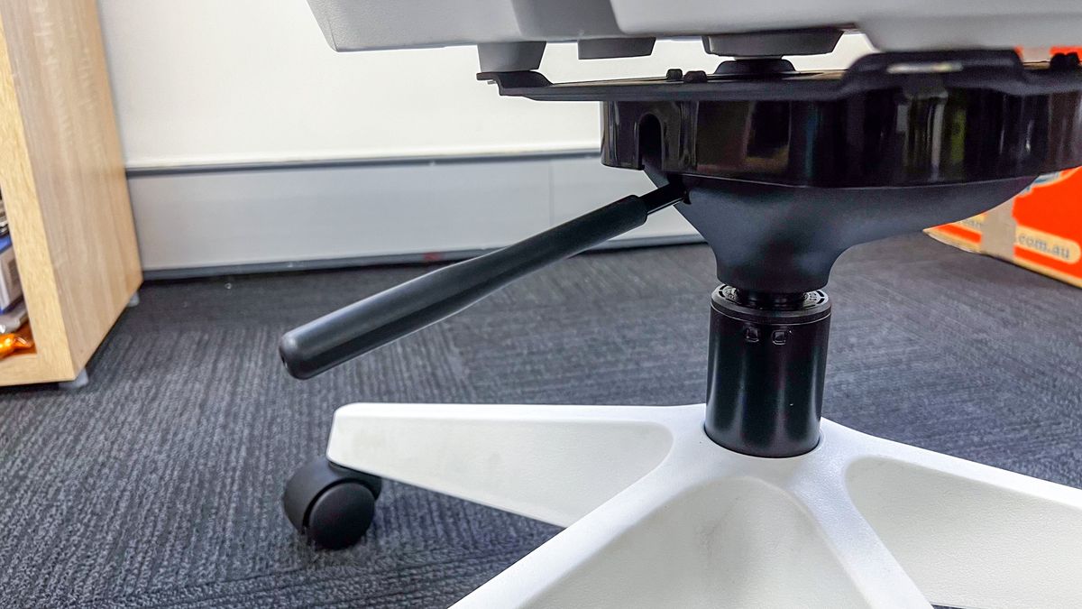 The height adjustment lever on the Desky Swivel 3D Tilt office chair