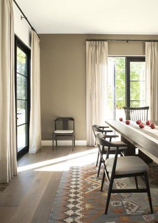 benjamin moore paint in farmhouse dining room