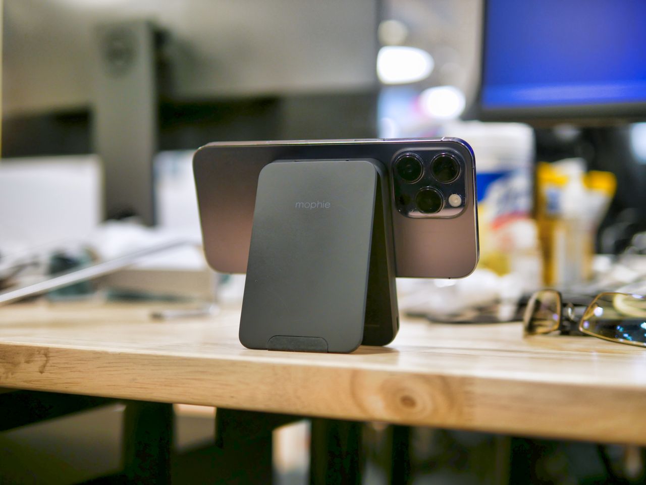 mophie Snap+ Juice Pack Mini on desk.