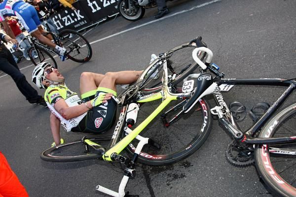 Oscar Gatto (ISD - Neri) is dazed following his crash in the stage four field sprint.
