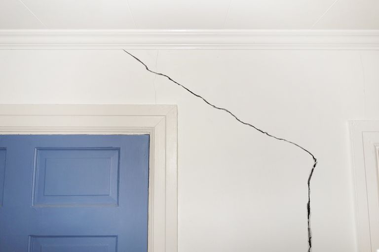 What causes cracks in walls 13 reasons and when you need to worry