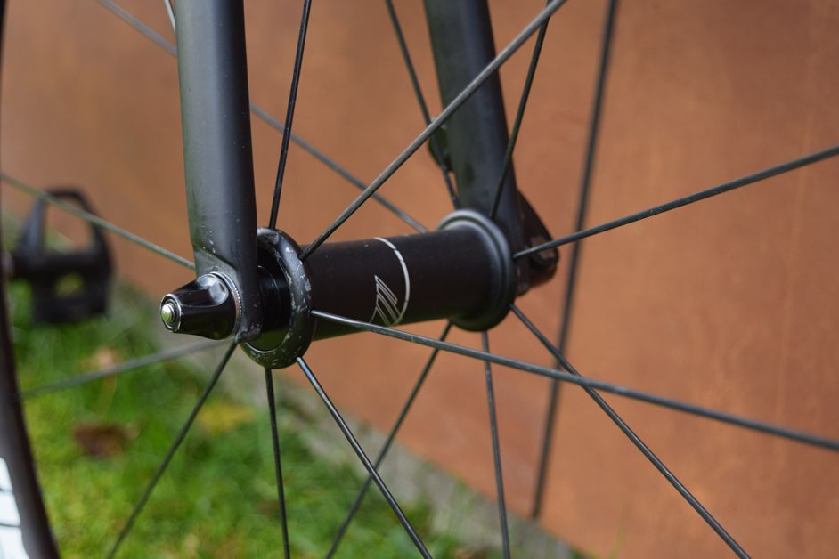 The Giant SLR 0 wheels have just 16 spokes on the front