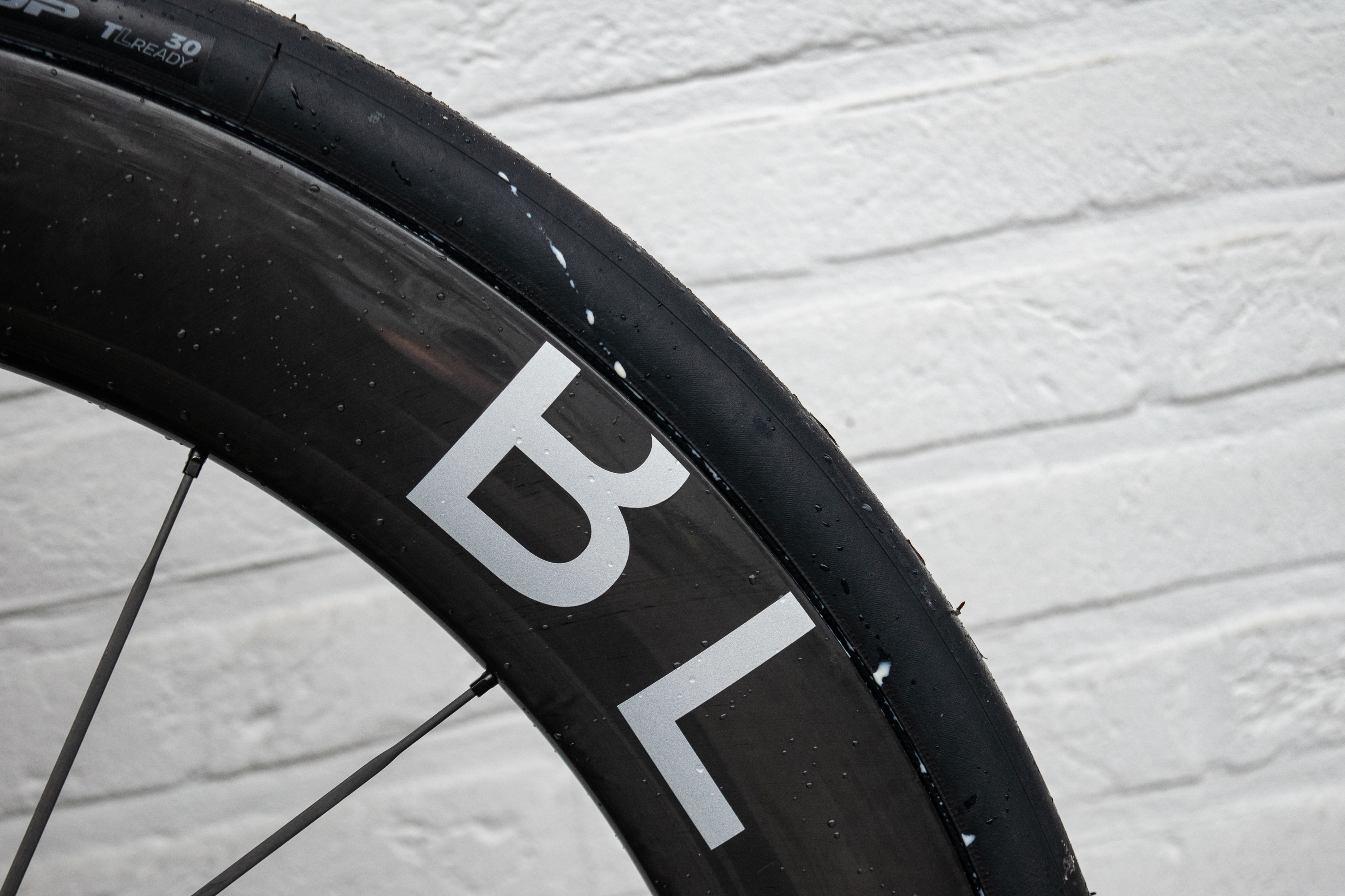 Bicicleta de carretera Factor One y Ostro