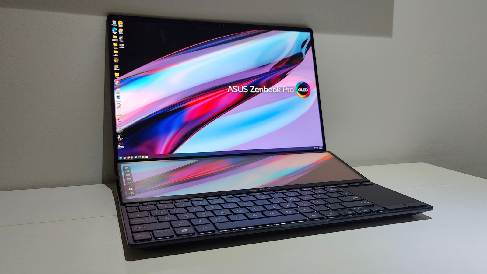 Asus ZenBook Pro 14 Duo OLED