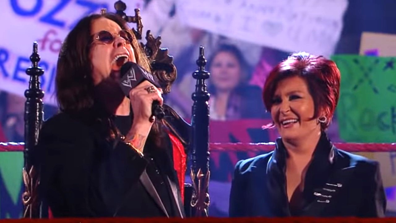 Ozzy Osbourne y Sharon Osbourne en WWE Raw