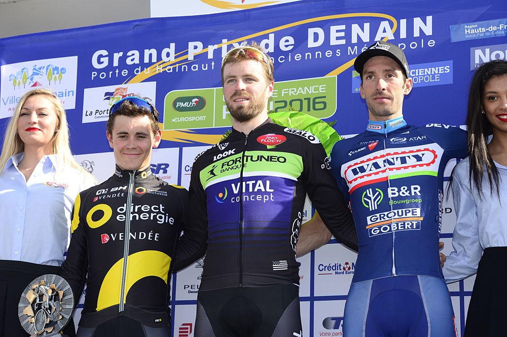 Daniel McLay (Fortuneo Vital Concept) with Thomas Boudat (Direct Energie) and Kenny Dehaes (Wanty-Groupe Gobert)