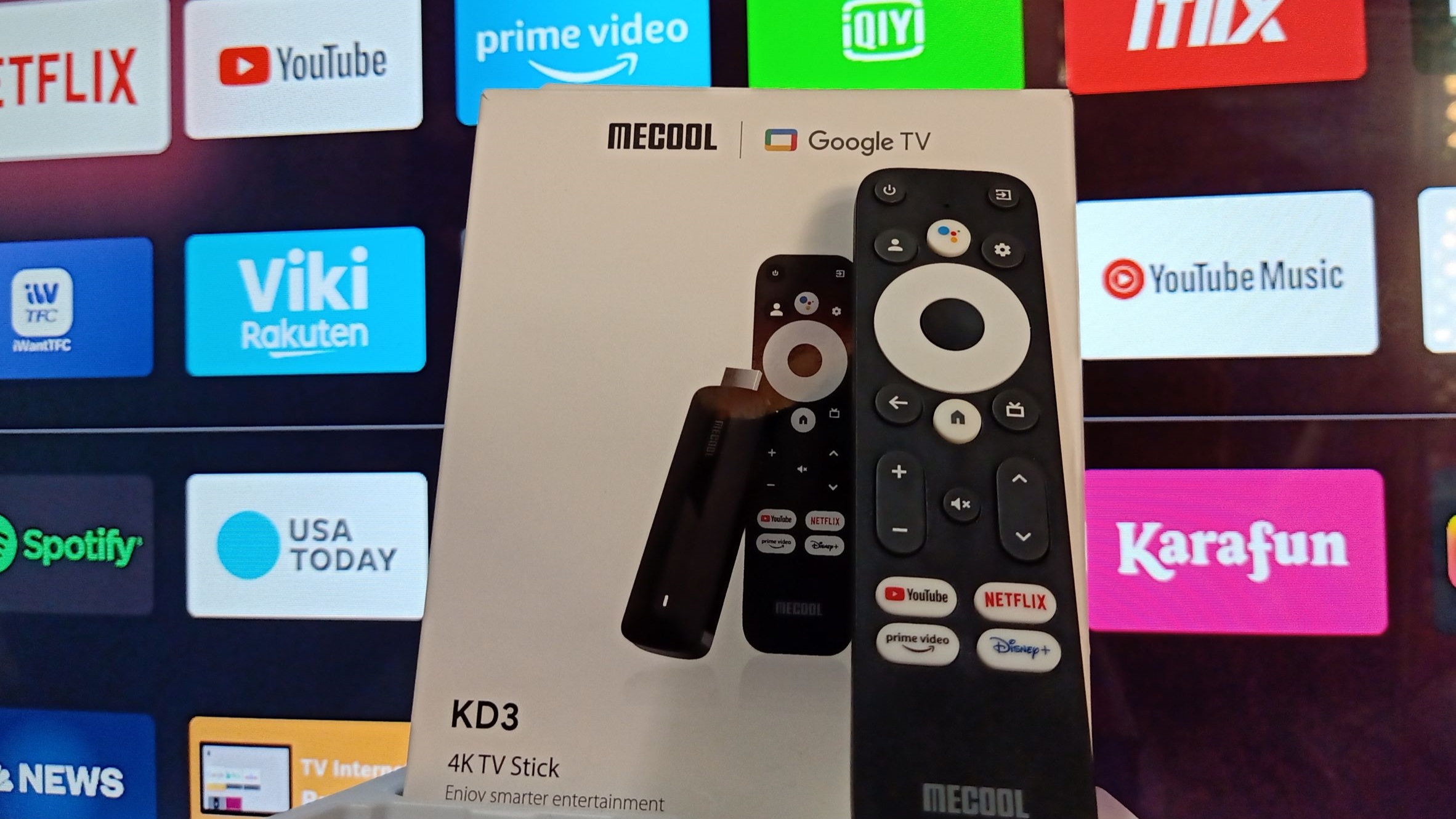 Mecool KD3 remote control and box