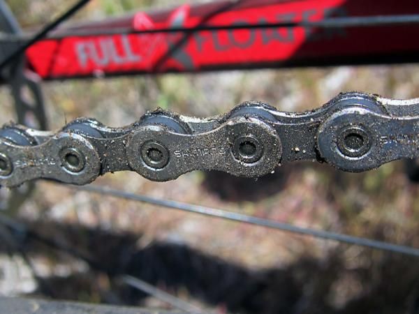 Just as with XTR, Deore XT features an asymmetrical chain with specifically shaped inner and outer plates for smoother shifting under power.