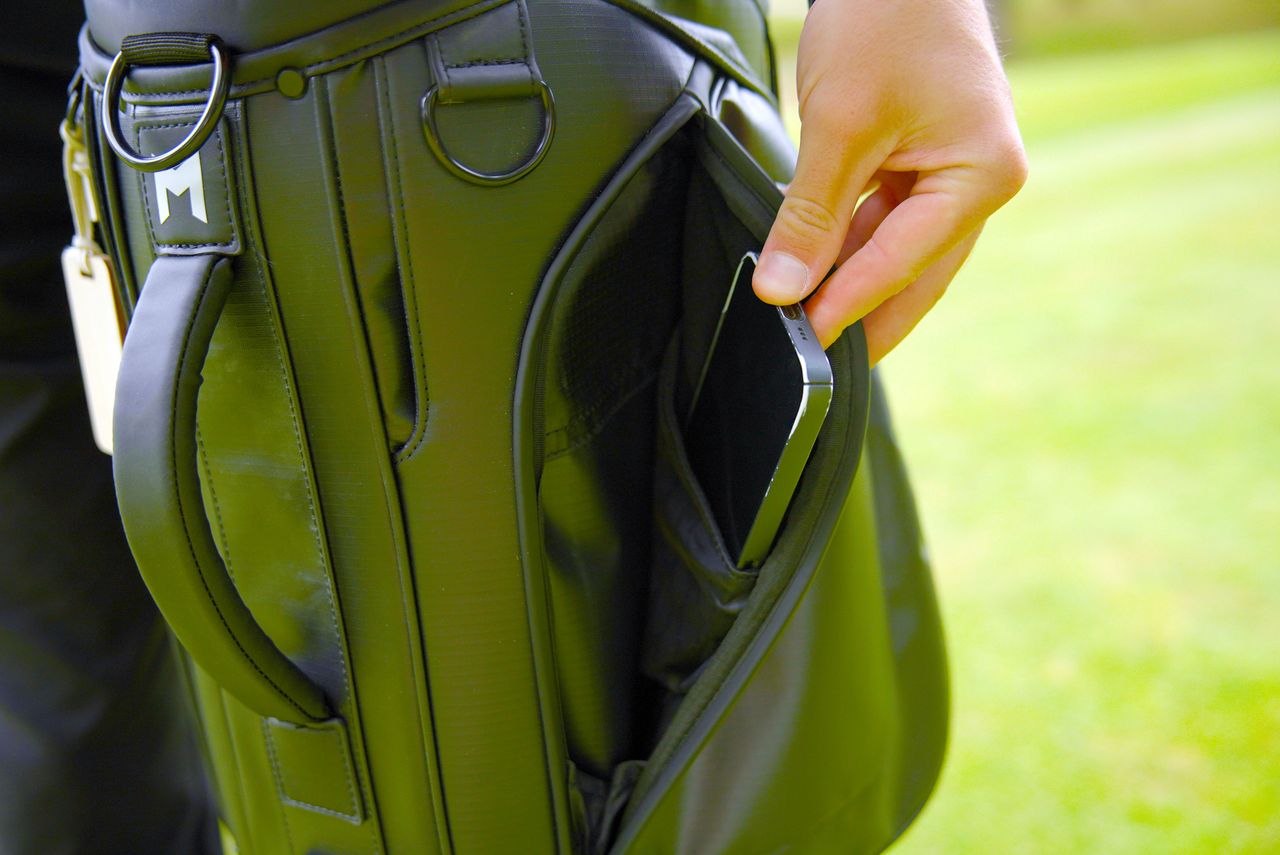 The magnetic pocket on the Minimal Gaia TE! cart bag