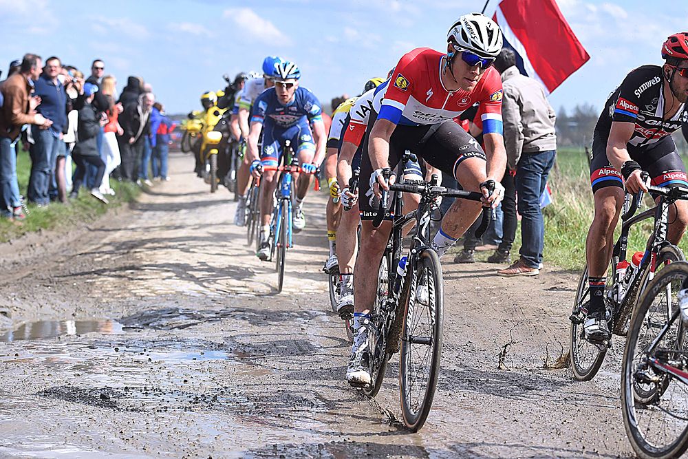 Riders negotiate the cobbles at Paris-Roubaix
