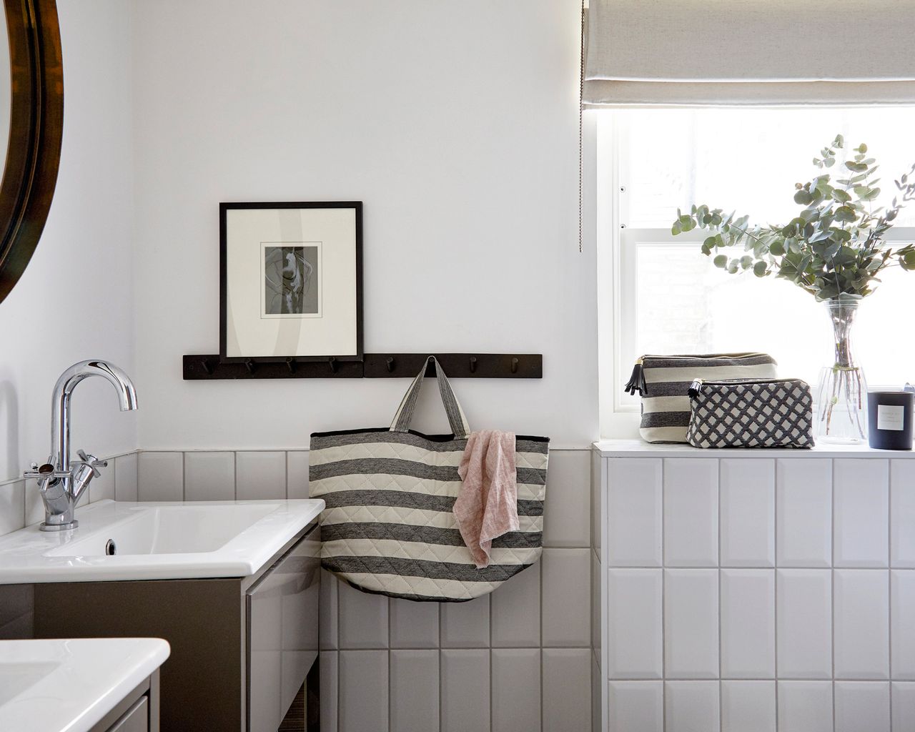 13 ways to decorate bathroom walls creatively | Real Homes