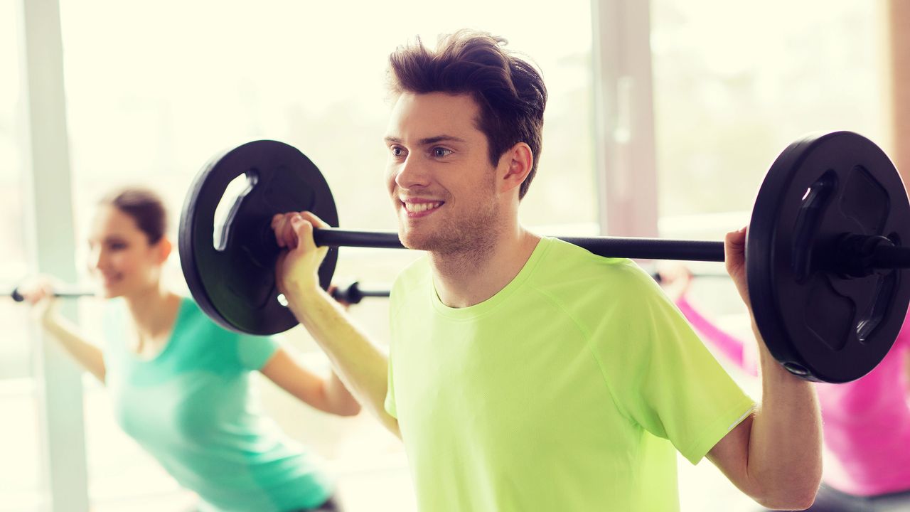 Lunges with weights Using barbells and dumbbells Fit&Well