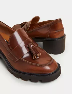 missing-image 6 اتجاهات للأحذية ذات الكعب العالي لعام 2024 من شأنها أن ترتقي بخزانة ملابسك الربيعية