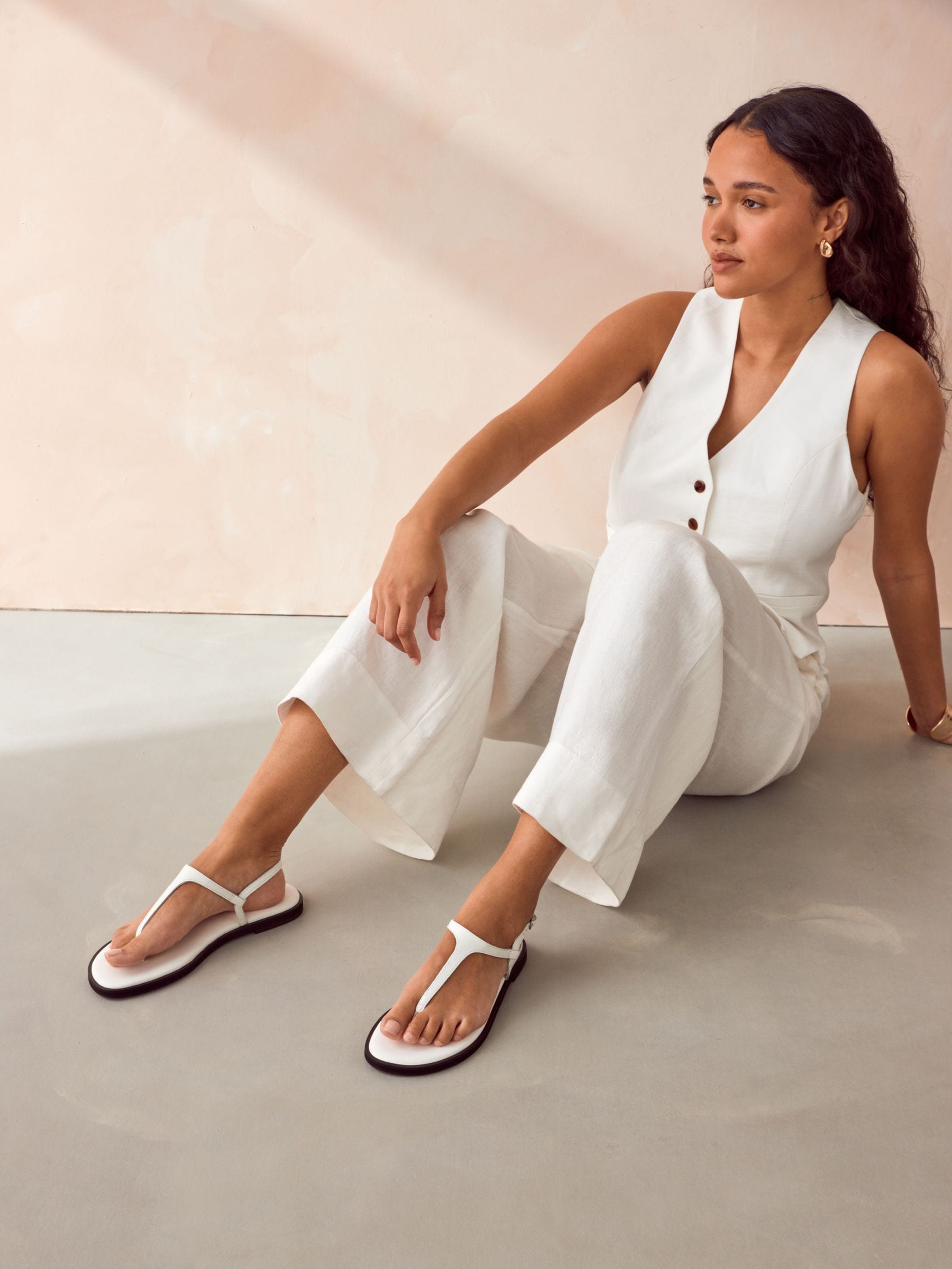White Forever Comfort® Standard/wide Fit Toe Thong Leather Sandals