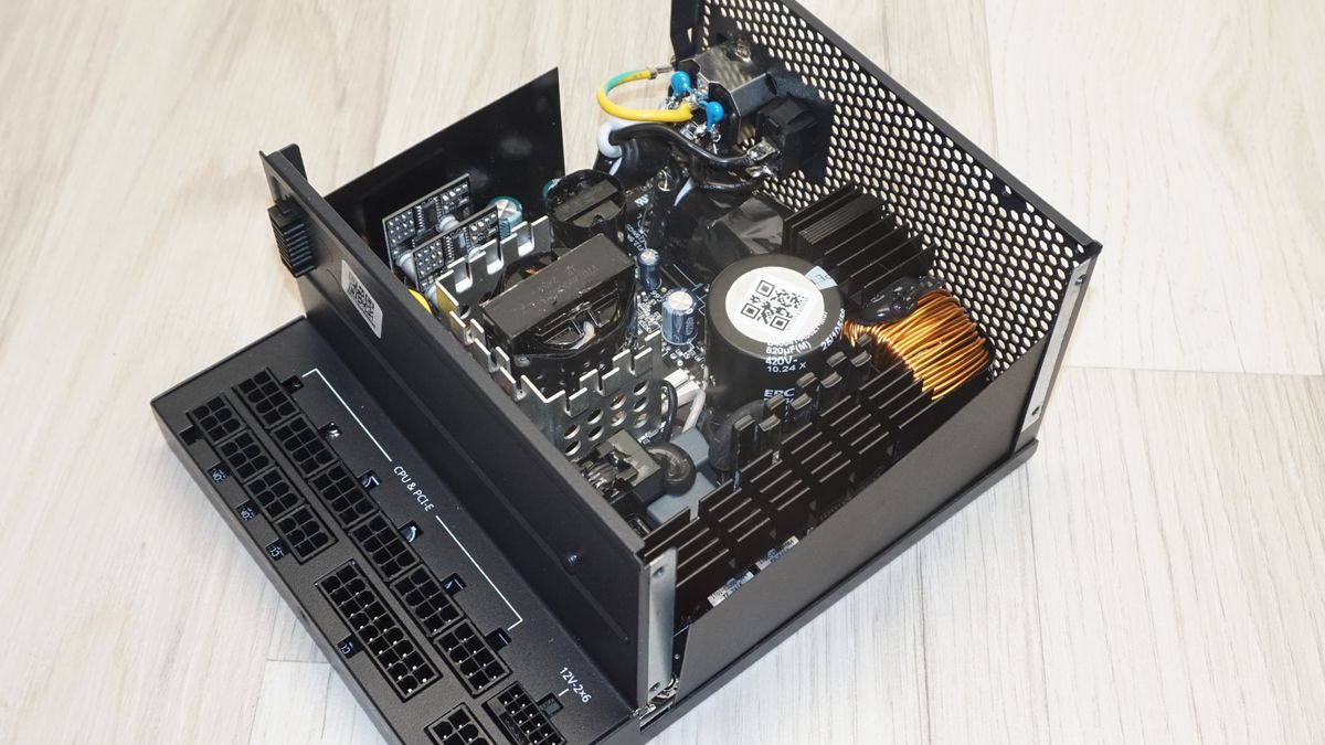 Lian Li Edge Gold EG1000G ATX 3.1