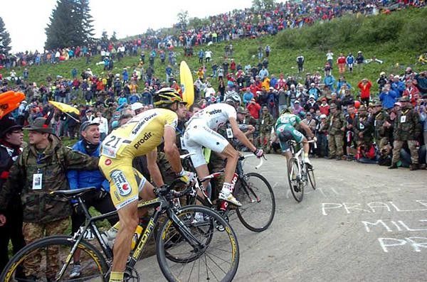 The front three make their way though the Zoncolan Tifosi.
