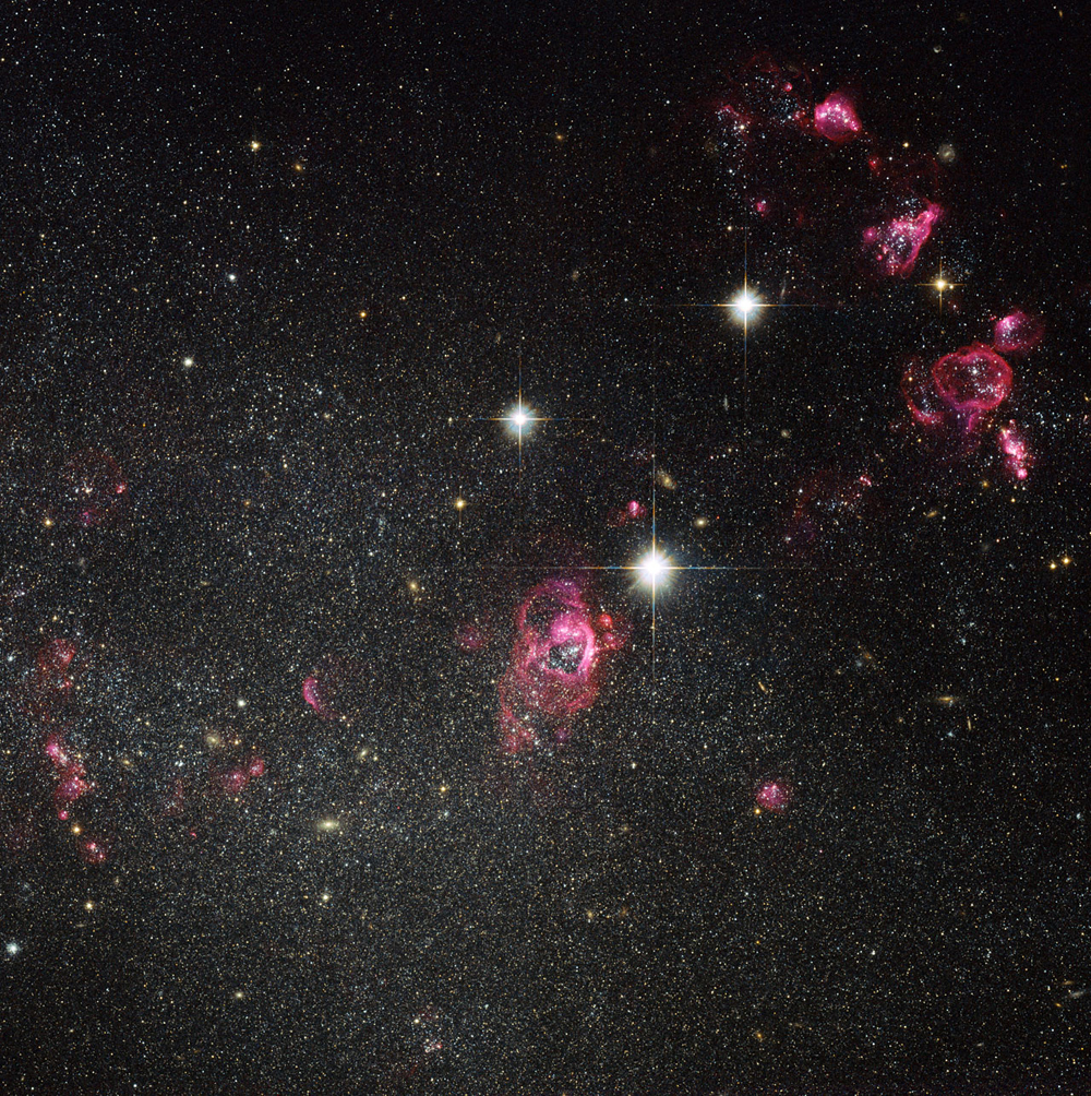 Hubble Supernova Bubbles