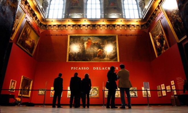 Young pickpocketers are targeting the museum&amp;#039;s English-speaking tourists.