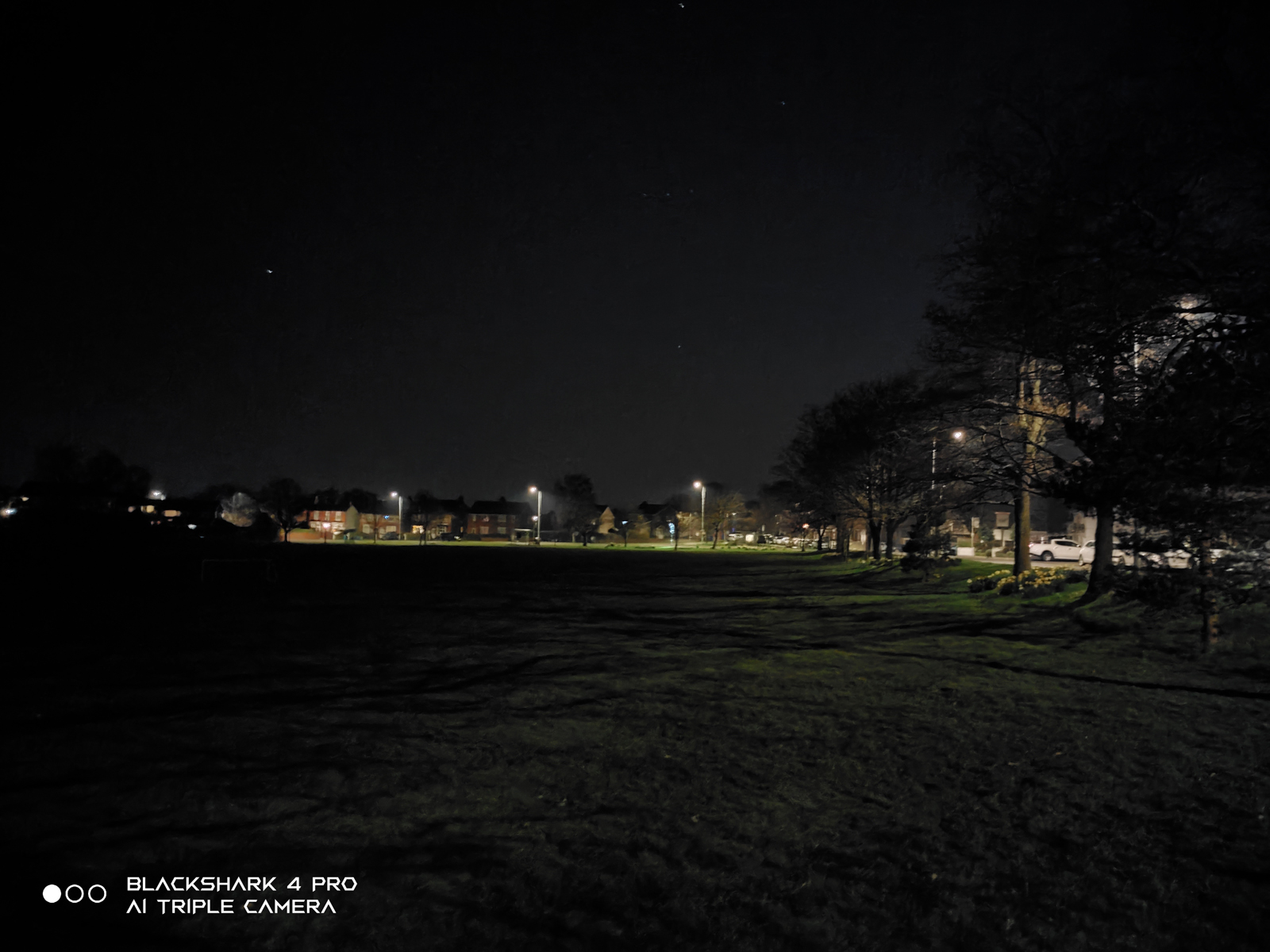 Xiaomi Black Shark 4 Pro camera sample showing a field in the dark