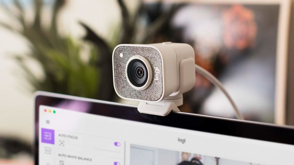  Logitech StreamCam Plus Webcam with Tripod Mount