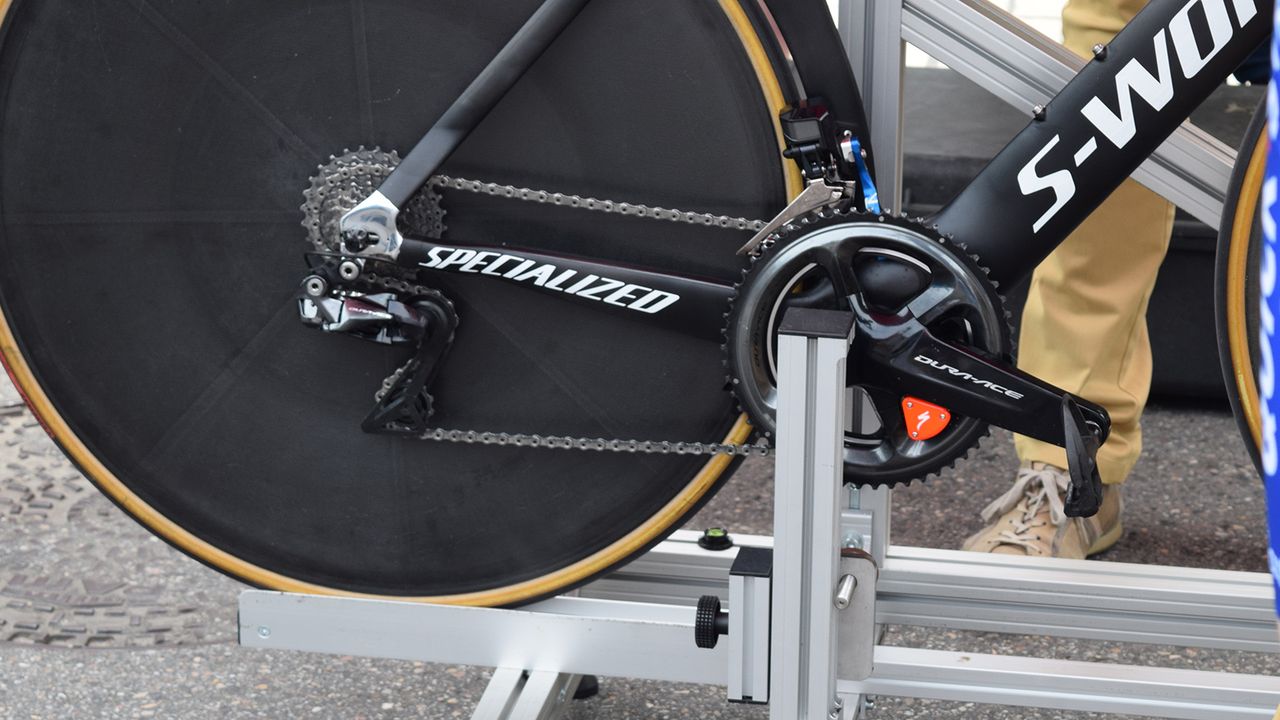 One of the Quick-Step Floors riders had a orange cap on their Specialized power meter, only previously seen in black