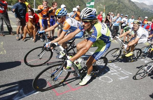Christian Vande Velde (Garmin-Slipstream) and Franco Pellizotti (Liquigas) in Tour de France stage seven.