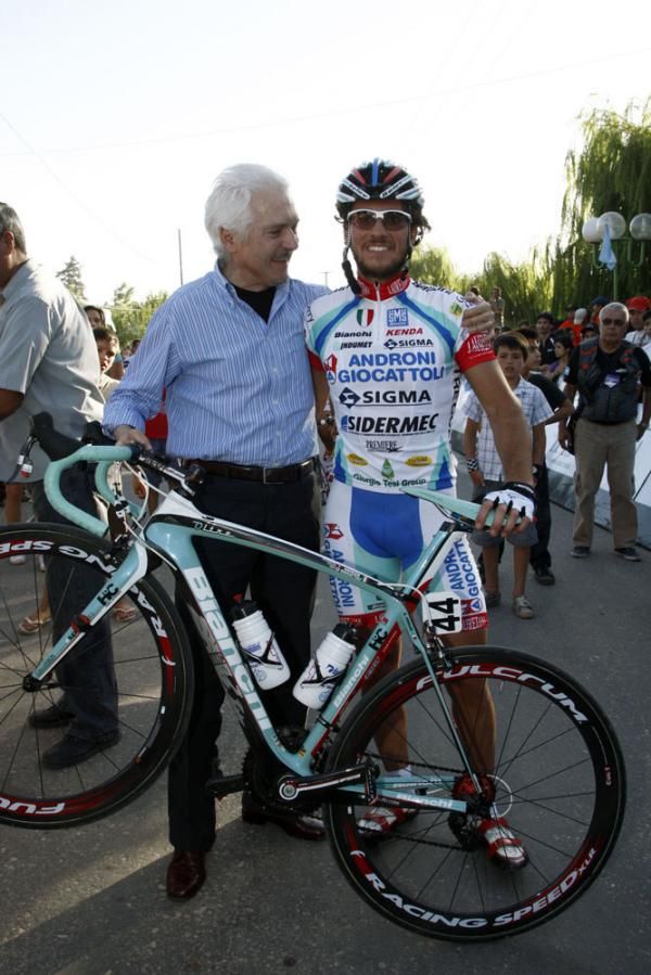 Roberto Ferrari with Androni Giocattoli team manager Gianni Savio