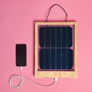  Grouphug Window Solar Charger