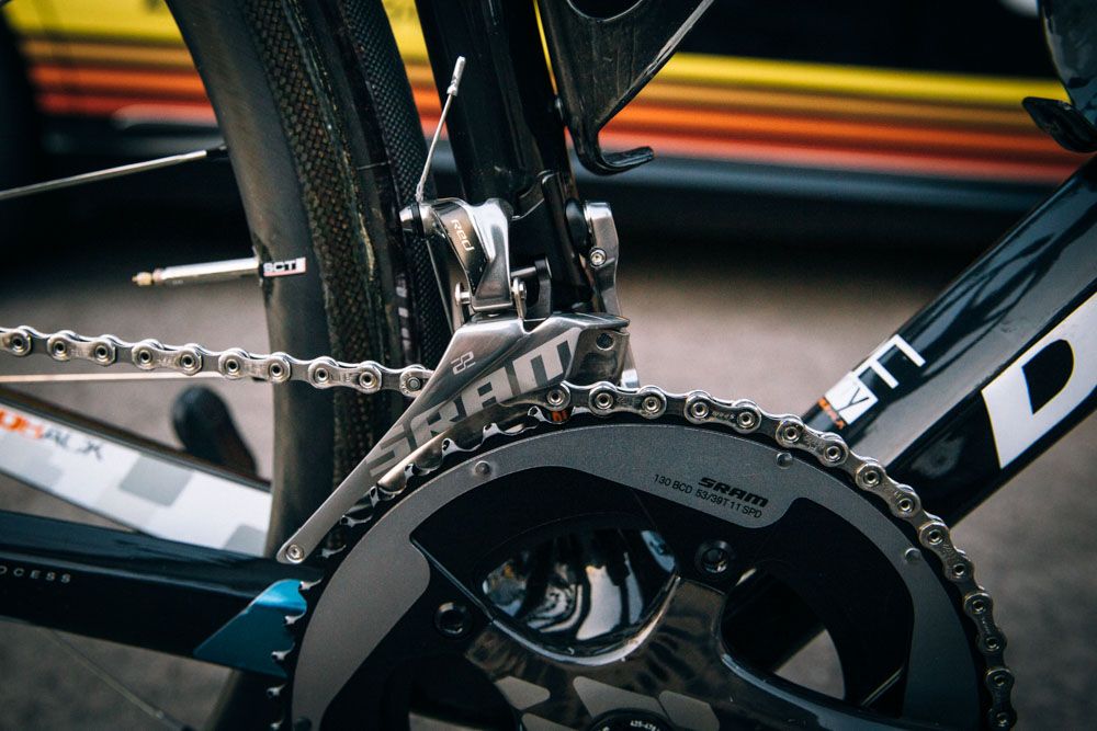 The SRAM Red 22 front derailleurs shift flawlessly, and with their YAW Technology, cross-chaining is an issue of the past.