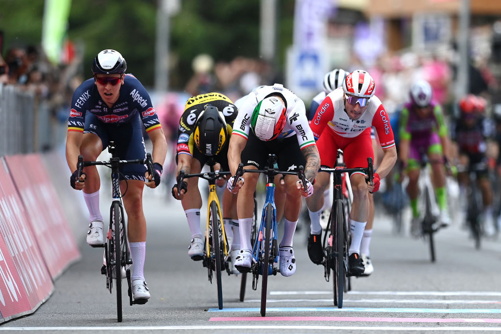 Viviani takes confidence-boosting third place in Giro d'Italia's ...