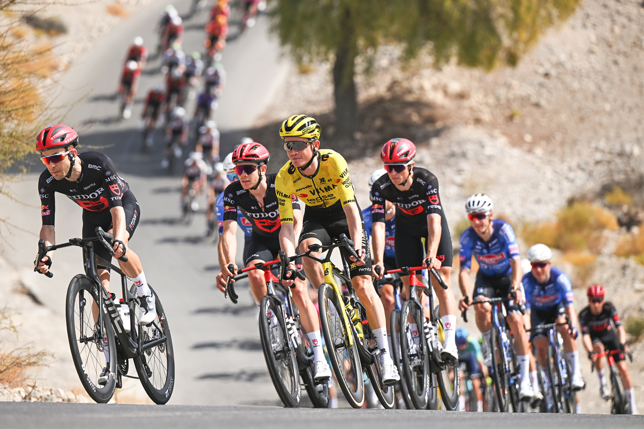 BIMMAH SINKHOLE, OMAN - FEBRUARY 07: (L-R) William Barta of United States and Tudor Pro Cycling Team and Sepp Kuss of United States and Team Visma | Lease a Bike compete during the 15th Tour of Oman 2026, Stage 1 a 170.9km stage from Ministry of Tourism to Bimmah Sink Hole on February 07, 2026 in Bimmah sinkhole, Oman. (Photo by Dario Belingheri/Getty Images)