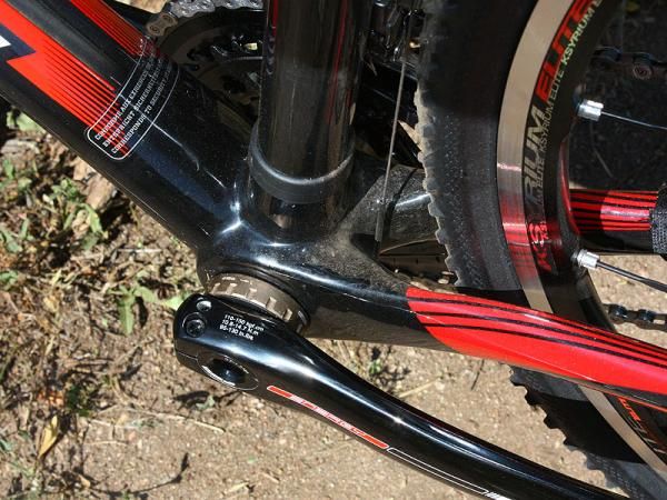 The bottom bracket area is oversized neither in width or diameter yet still boasts some of the best responsiveness we've encountered