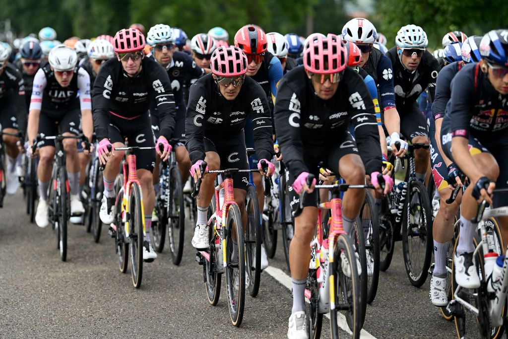 SANTANDER SPAIN SEPTEMBER 04 Richard Carapaz of Ecuador and Team EF Education EasyPost competes during the La Vuelta 79th Tour of Spain 2024 Stage 17 a 1415km stage Arnuero to Santander UCIWT on September 04 2024 in Santander Spain Photo by Dario BelingheriGetty Images