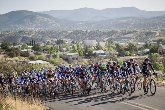 The women&rsquo;s peloton leaves Silver City