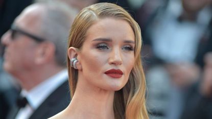 a picture of Rosie Huntington-Whiteley - foundation tips