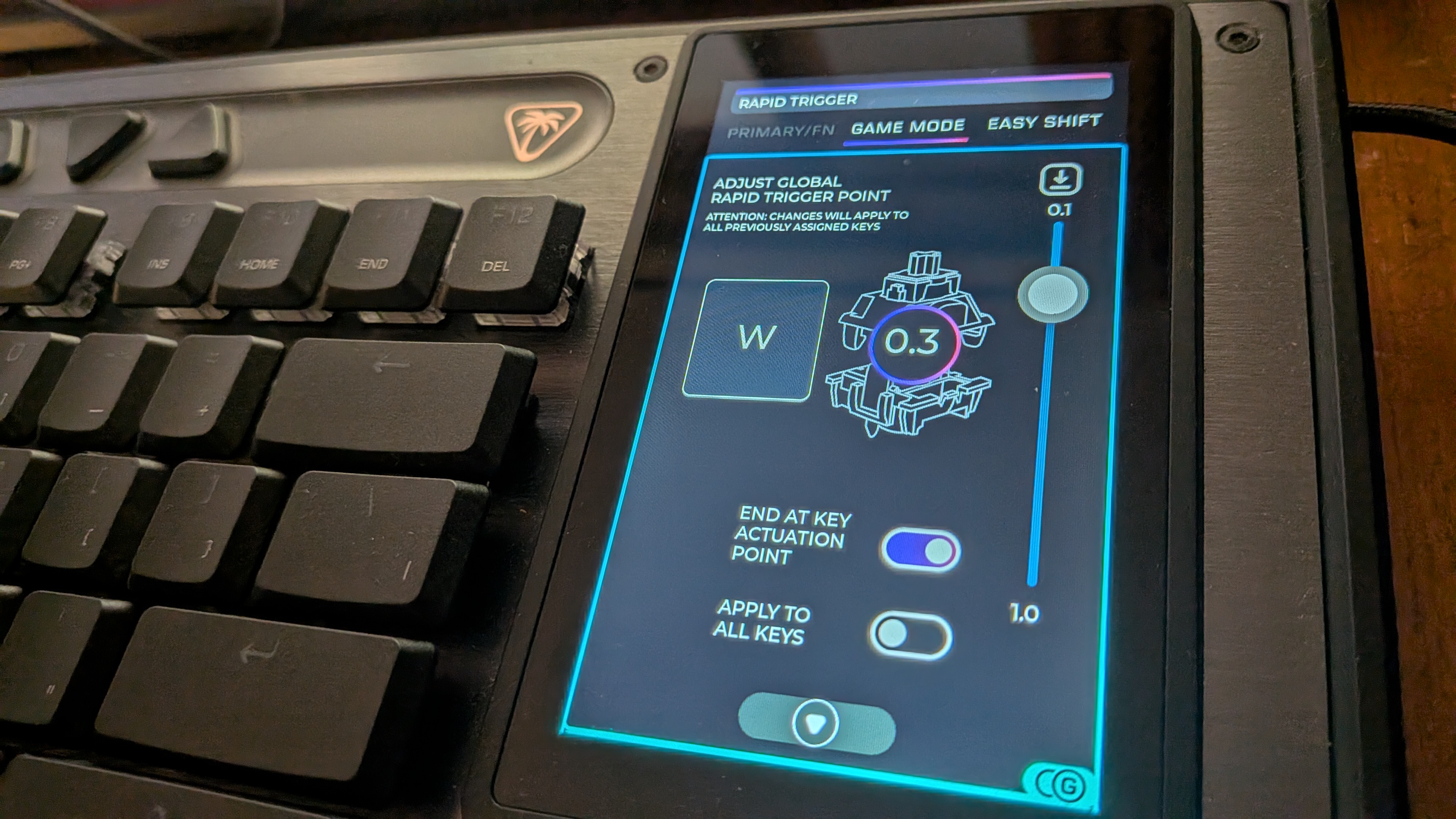 The screen on the Turtle Beach Command Series KB7 TKL Hall-Effect Wired Keyboard