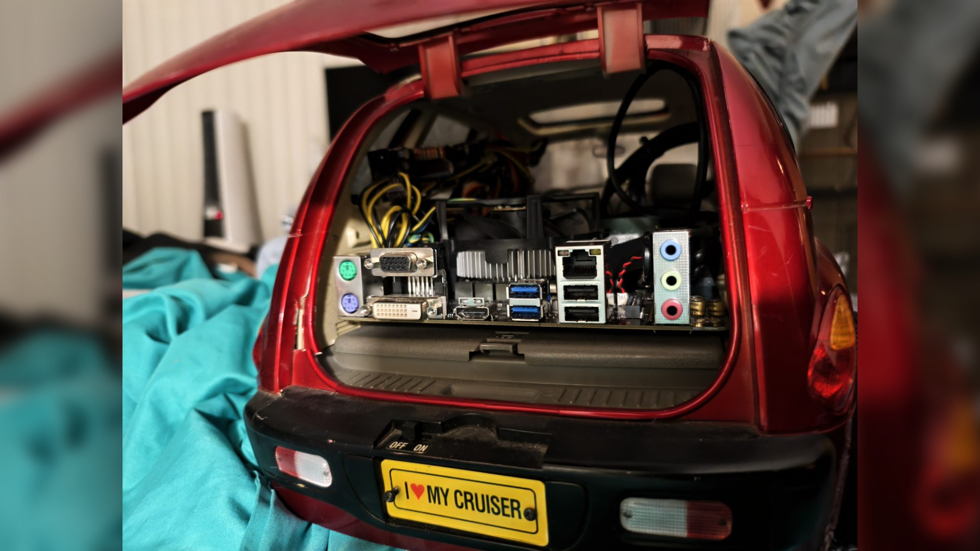 PC Cruiser build showing off rear I/O 