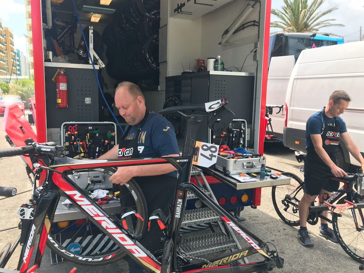 Bahrain-Merida mechanics hard at work