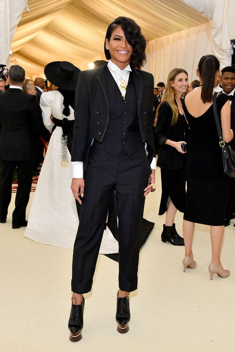 Suit, Formal wear, Clothing, Fashion, Tuxedo, Dress, Event, Haute couture, Human, Outerwear,