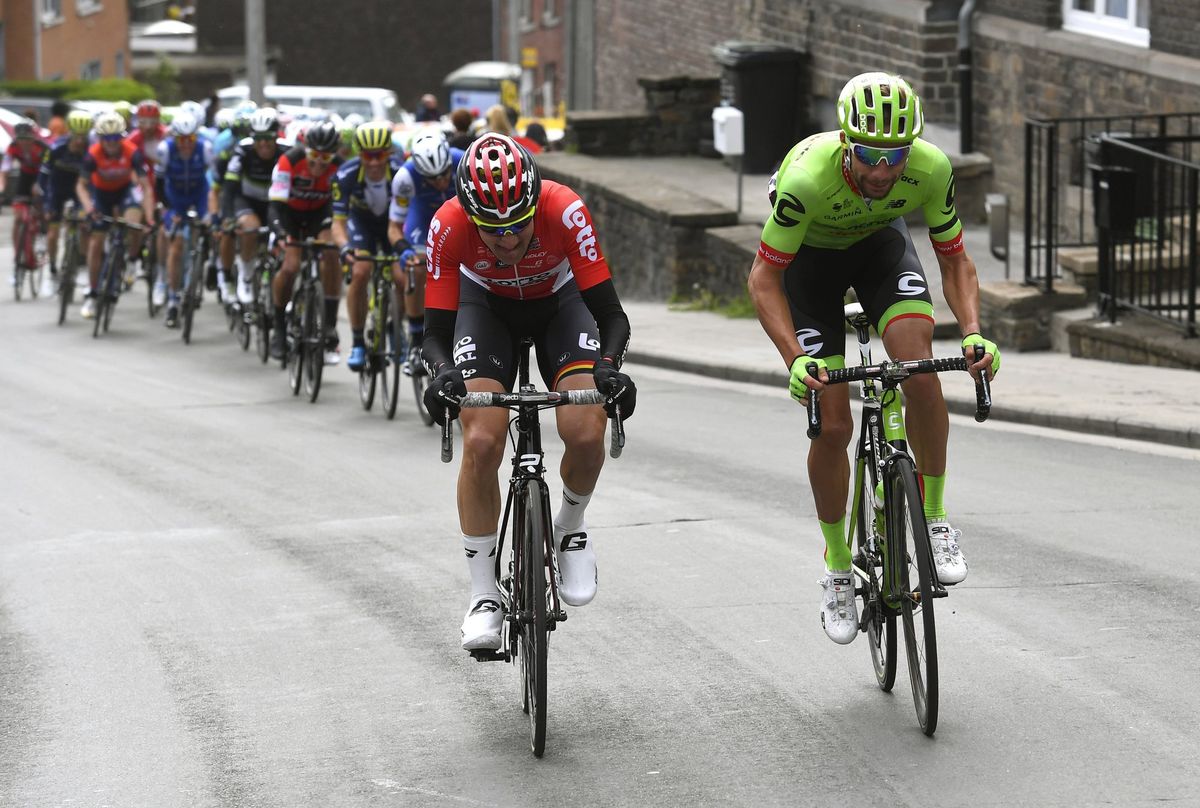 Davide Formolo (Cannondale-Drapac) attacks and passes Tim Wellens (Lotto Soudal)