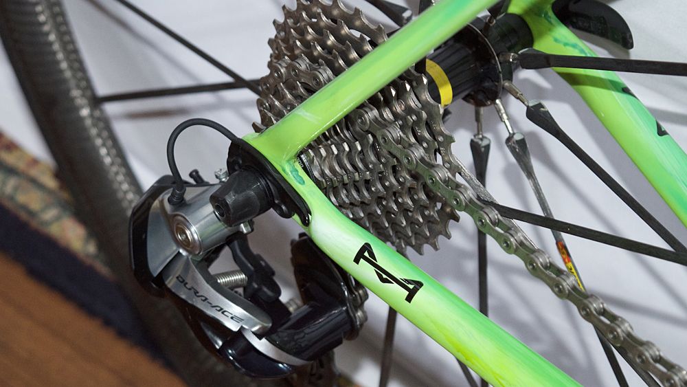 The bike is equipped with an 11-28 cassette
