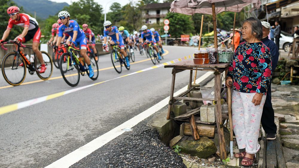 The Tour of Fuzhou had some roadside fans