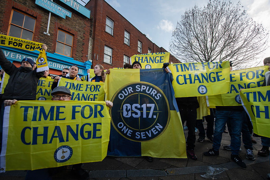Tottenham fans protest against the club board