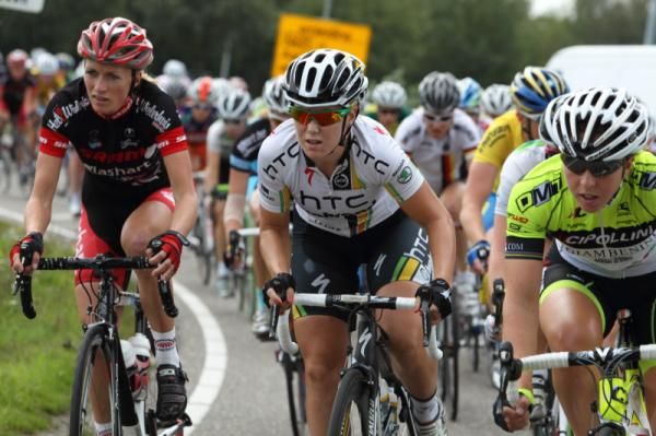 Andrea Bosman (SRAM-WV Eemland), Chloe Hosking (HTC-HighRoad) and Nicole Cooke (SC MCipollini Giordana) led from kilometre zero