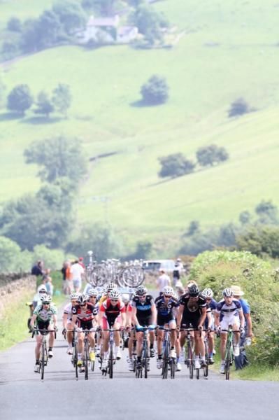 The bunch on the climb.