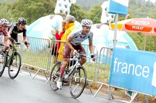 Nicolas Roche (Ag2r-La Mondiale) kept pace with the main contenders.