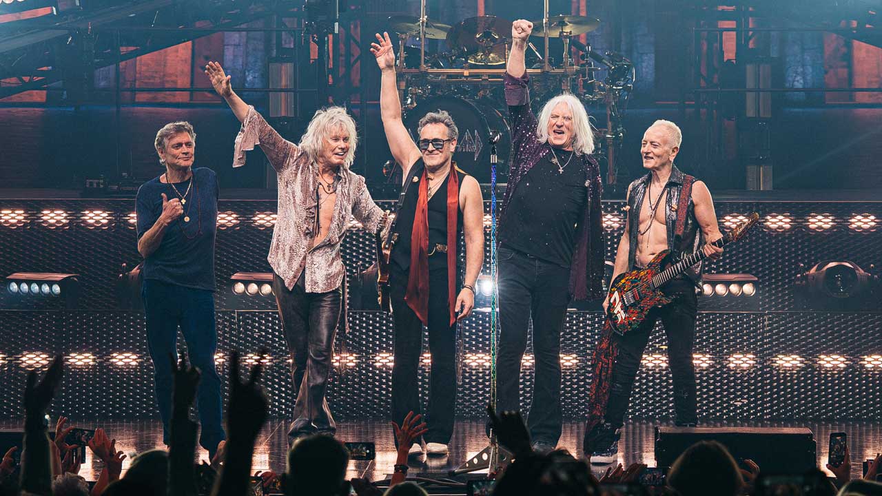 Def Leppard take a bow onstage