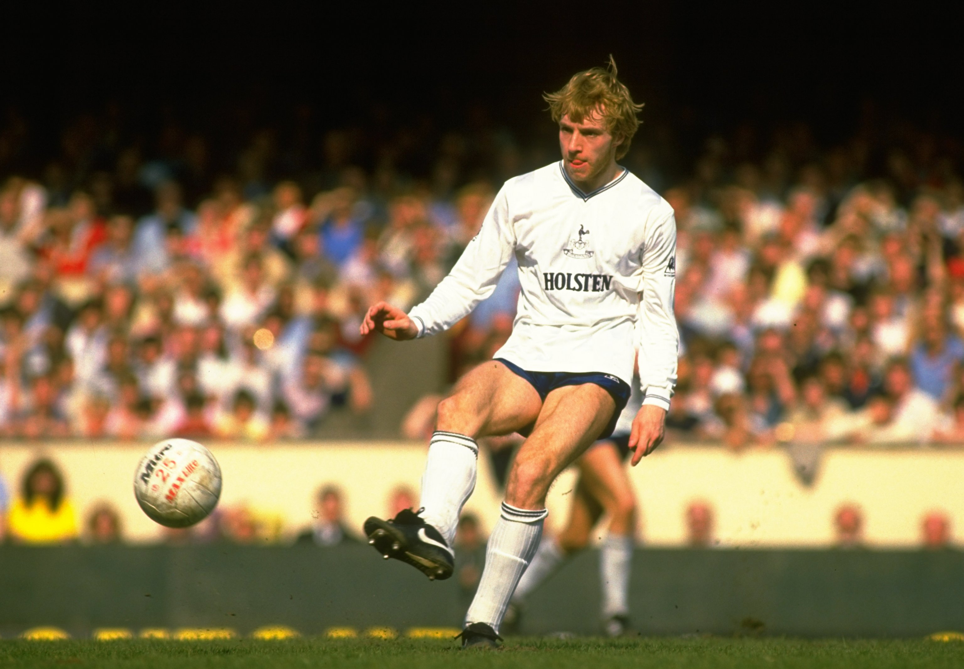 Steve Archibald in action for Tottenham in a match in 1980.