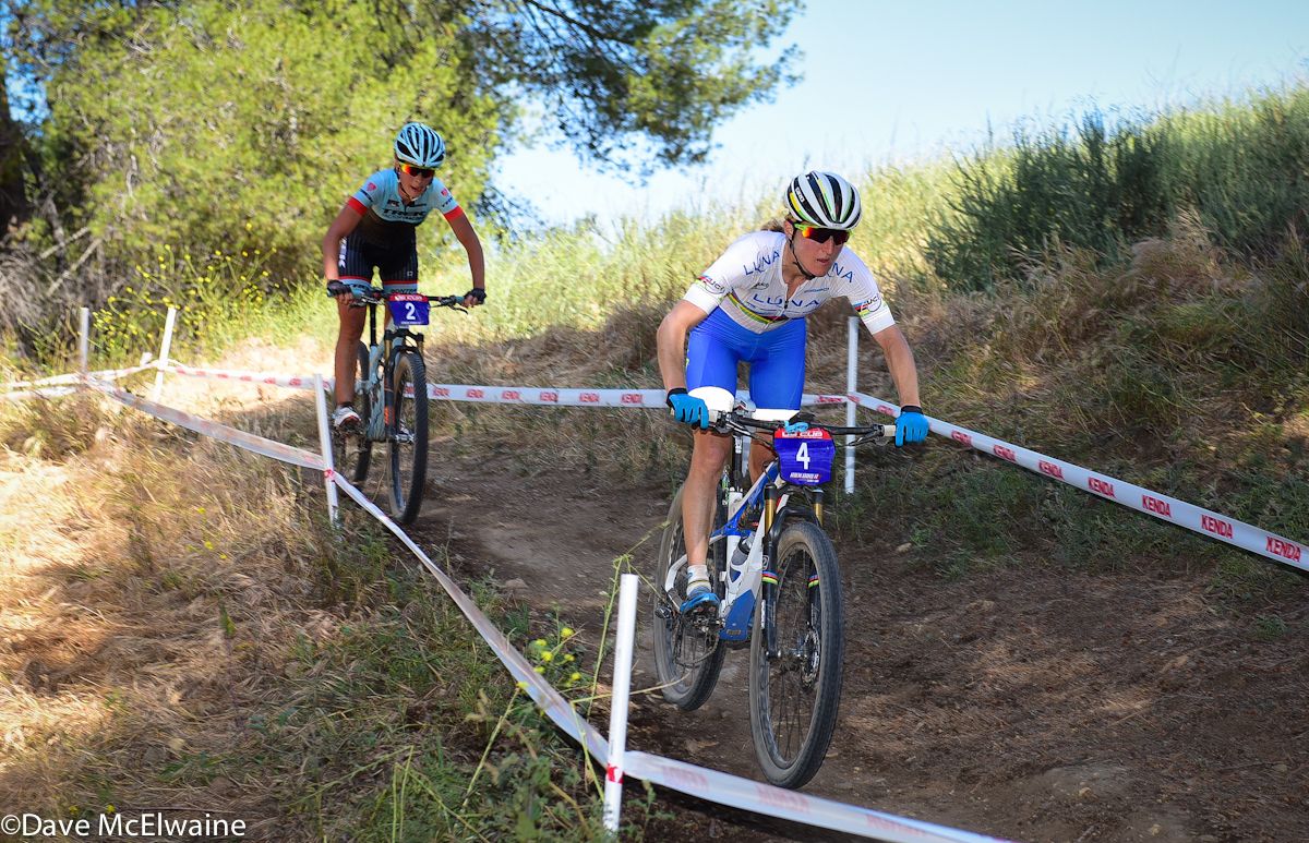 Catharine Pendrel (Luna Pro Team) was locked in battle with Emily Batty the whole race.