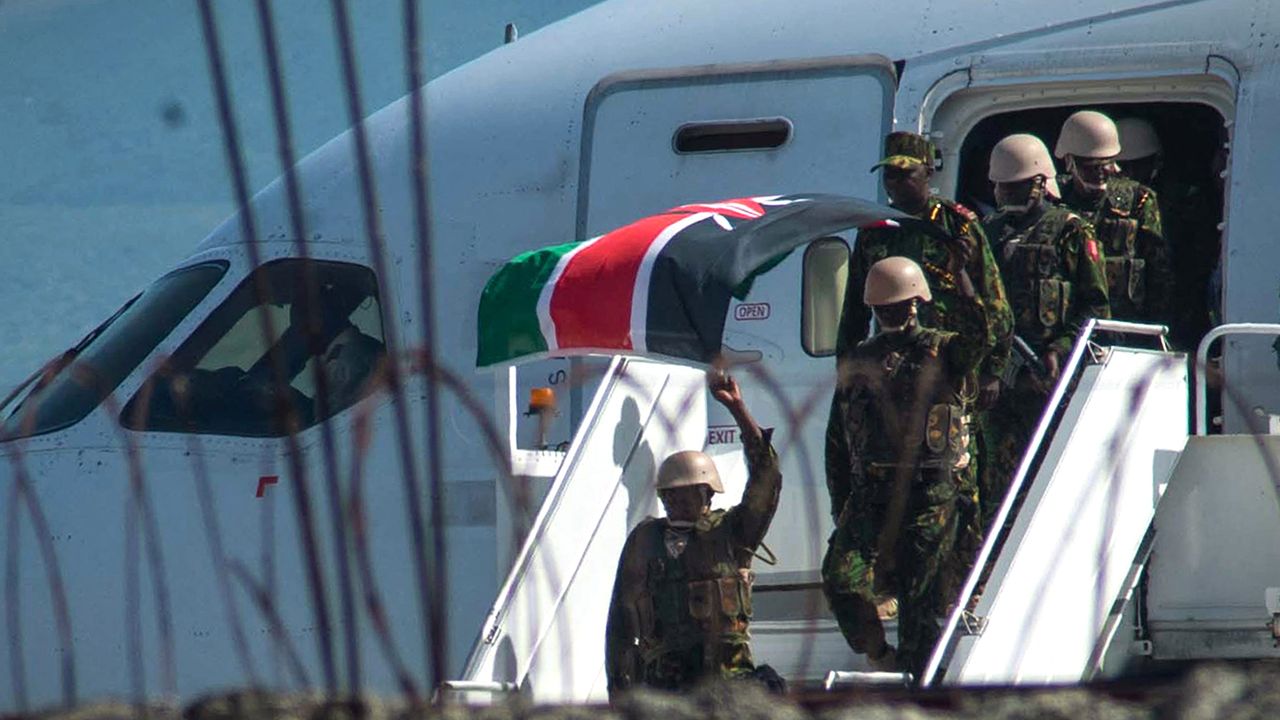 Kenyan police arrive in Haiti